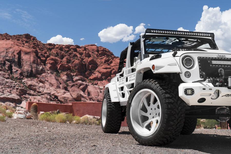 Детали экстерьера Jeep Wrangler on Forgiato Wheels (Ivetos-T) 2017 года  (фото 3 из 5)